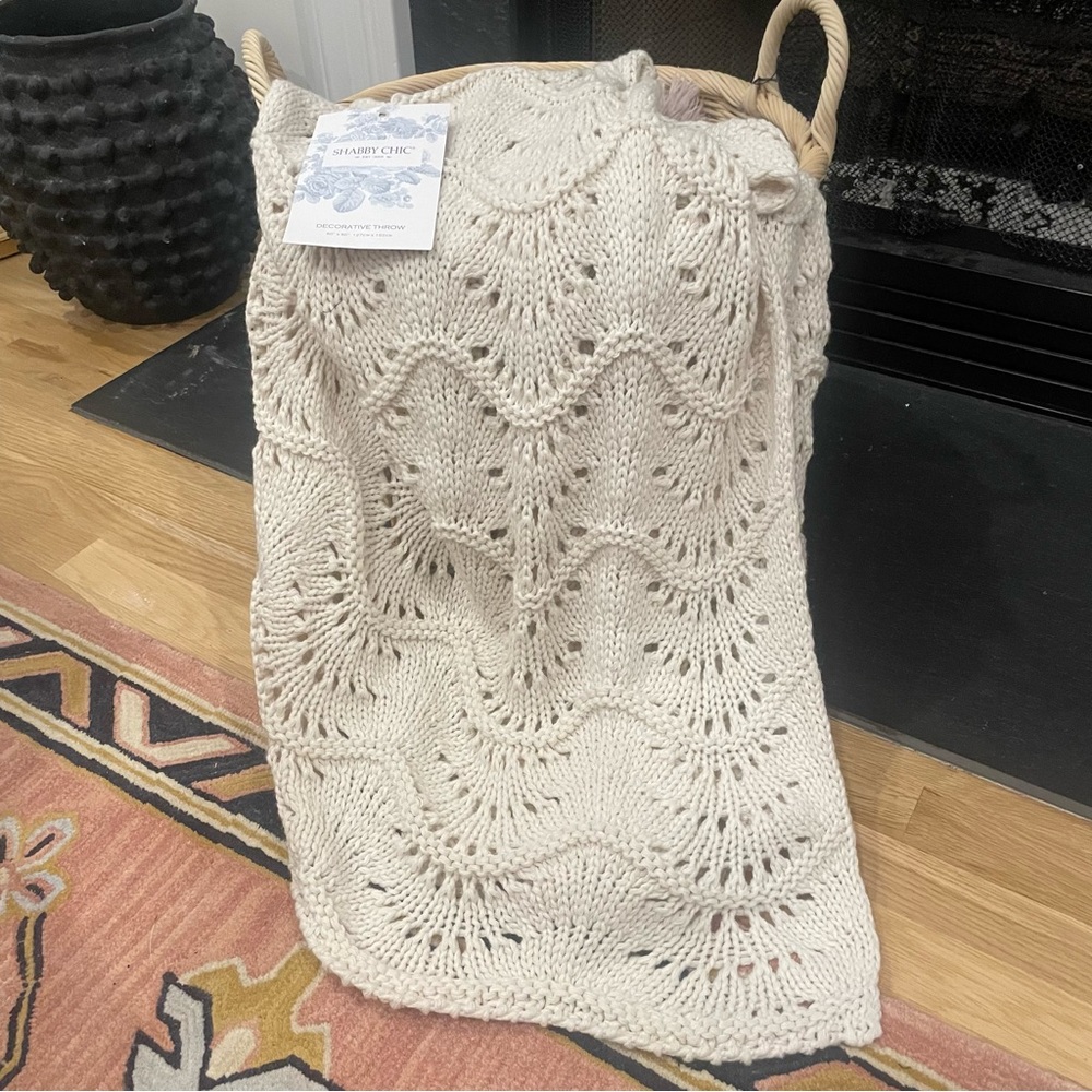 SHABBY CHIC Decorative 60”x60” THRIW